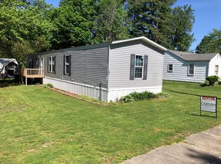 125 S Watkins St, Cisne, IL 62823