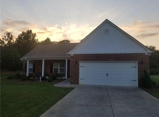 869 Crossroads Ct, Social Circle, GA 30025