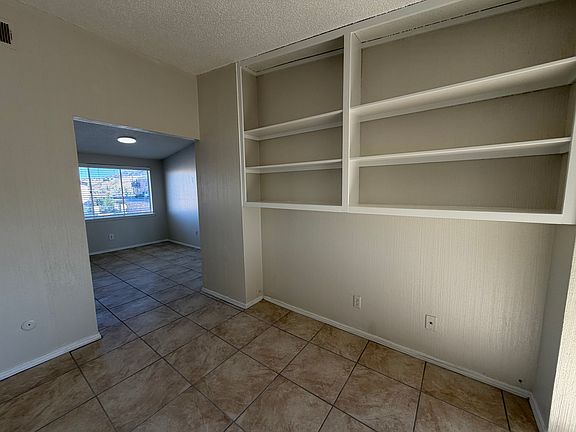 3rd image of 5225 Carousel Dr