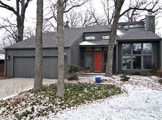 6497 Cherokee Dr, Indian Head Park, IL