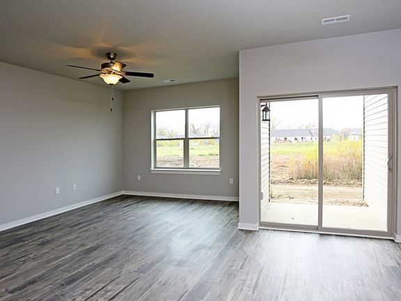 4th image of 1201 NE Windsor Dr #1207-202