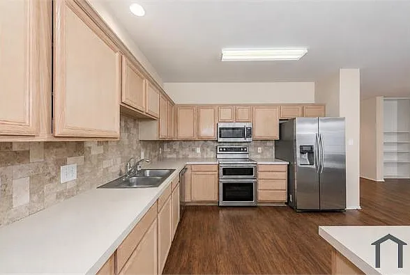 4 bed, 2905 sqft, $2,790 — Photo 1