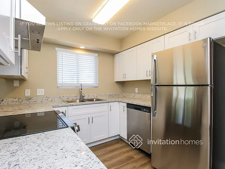 1249 E 8th St — Photo 6