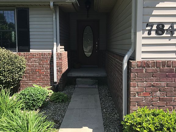 3rd image of 784 SE Santee Dr