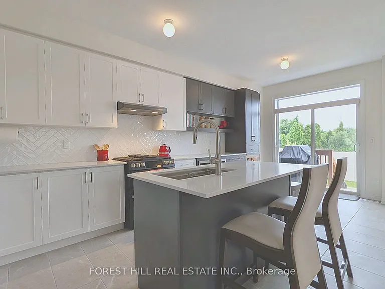 1362 Davis Loop — Photo 10