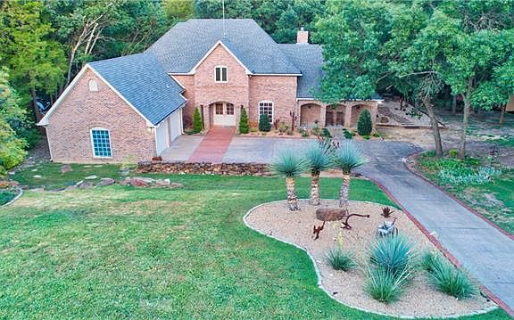 3rd image of 407 Ovilla Oaks Dr