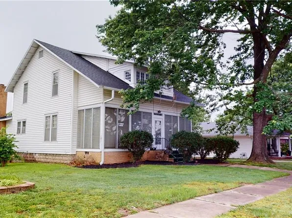 711 S College St, Nevada, MO 64772