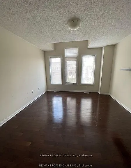 272 Leiterman Dr — Photo 9