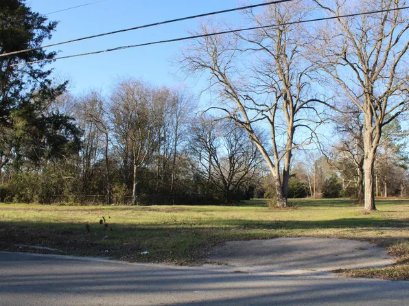 E Elm St, Winnsboro, TX 75494