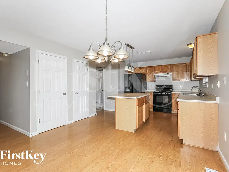 6250 Kentstone Dr — Photo 5