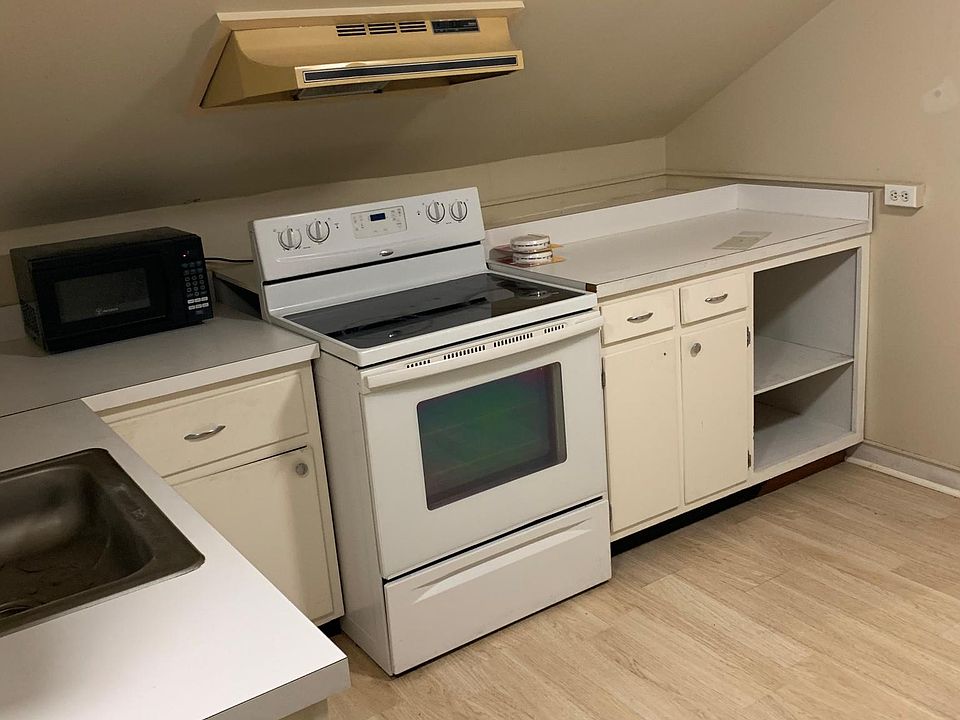 2nd image of 2906 S 3rd St APT 3