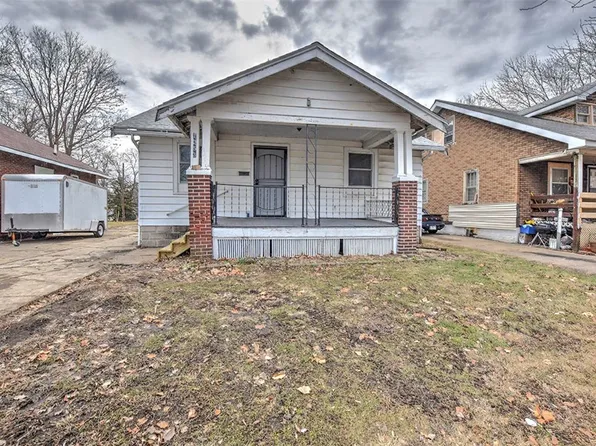 1253 E Olive St, Decatur, IL 62526