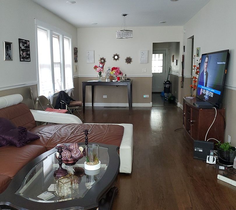 2nd image of 745 E 104th Pl