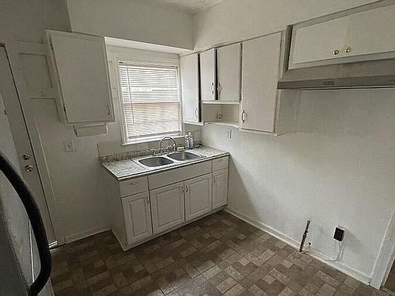 3rd image of 45 Patton Dr