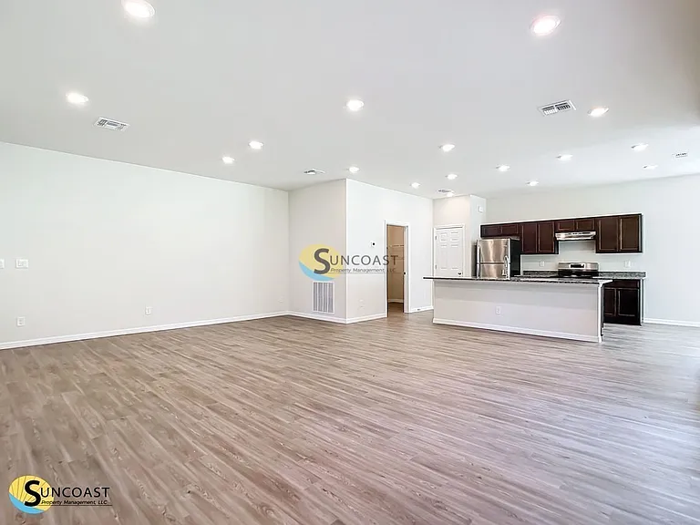 585 Marion Oaks Pass — Photo 6