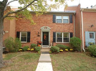 8443 Lakinhurst Ln, Springfield, VA 22152