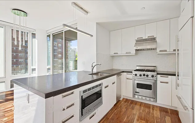 Rented by Hooli Homes New York Inc | media 15