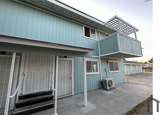 1st image of 125 W Magnolia Ave