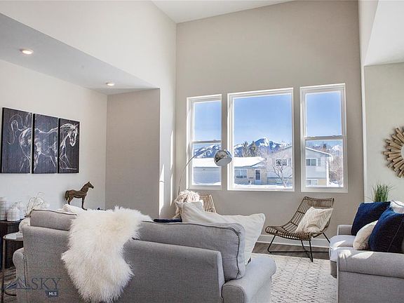 4th image of 1109 W Reservoir St