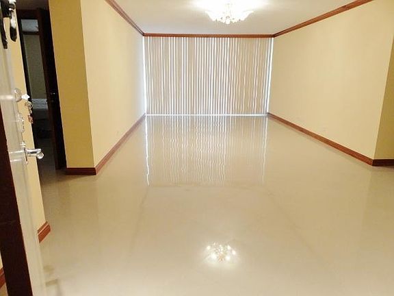 3rd image of 230 174th St APT 2315