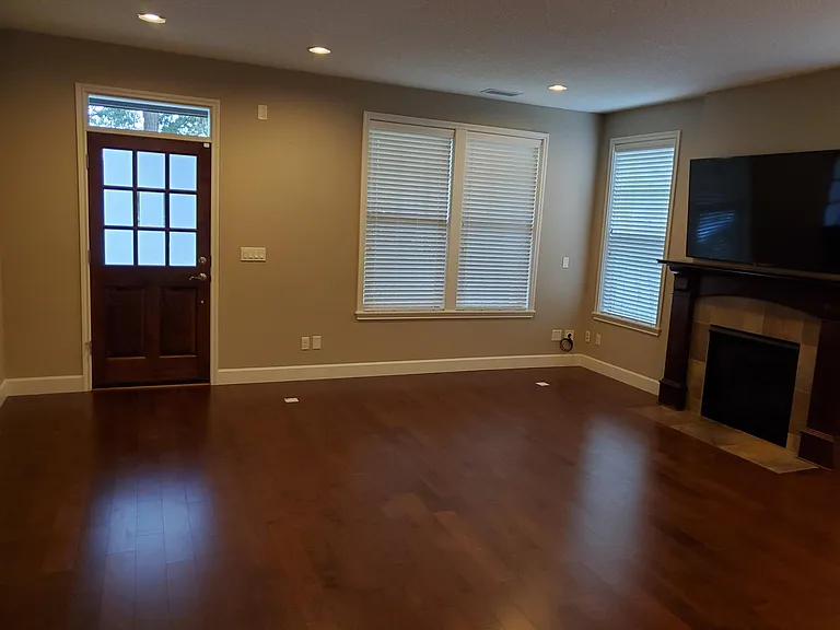4515 Oakridge Rd — Photo 4