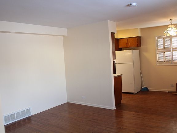 3rd image of 1592 Pennsylvania St
