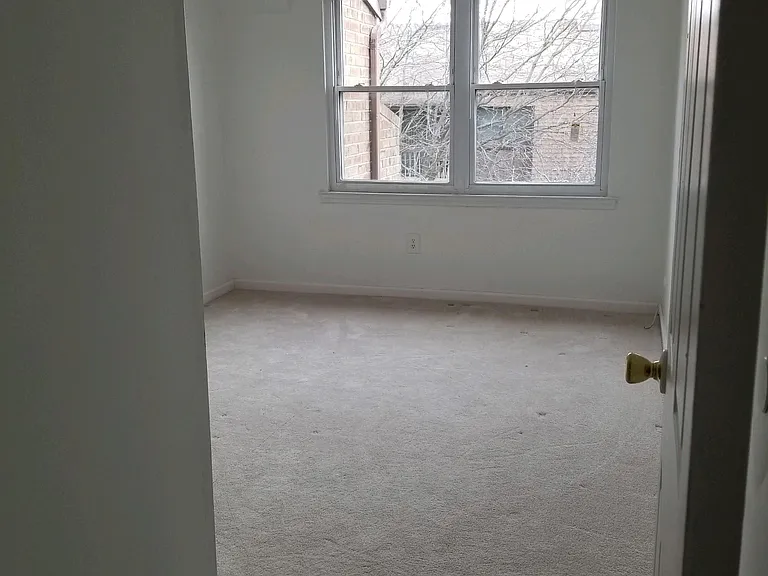 523 Sharon Ct #1F — Photo 13