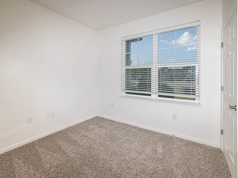 Raintree Townhomes 5 Units — Photo 17