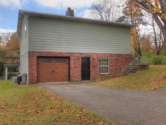 2nd image of 1600 Woodrow Dr