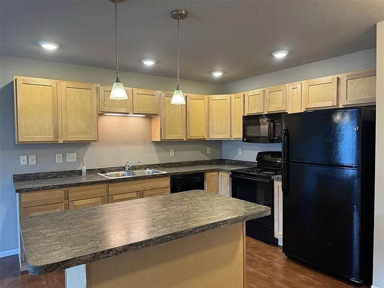 Aspen Trail Apartments — Photo 8