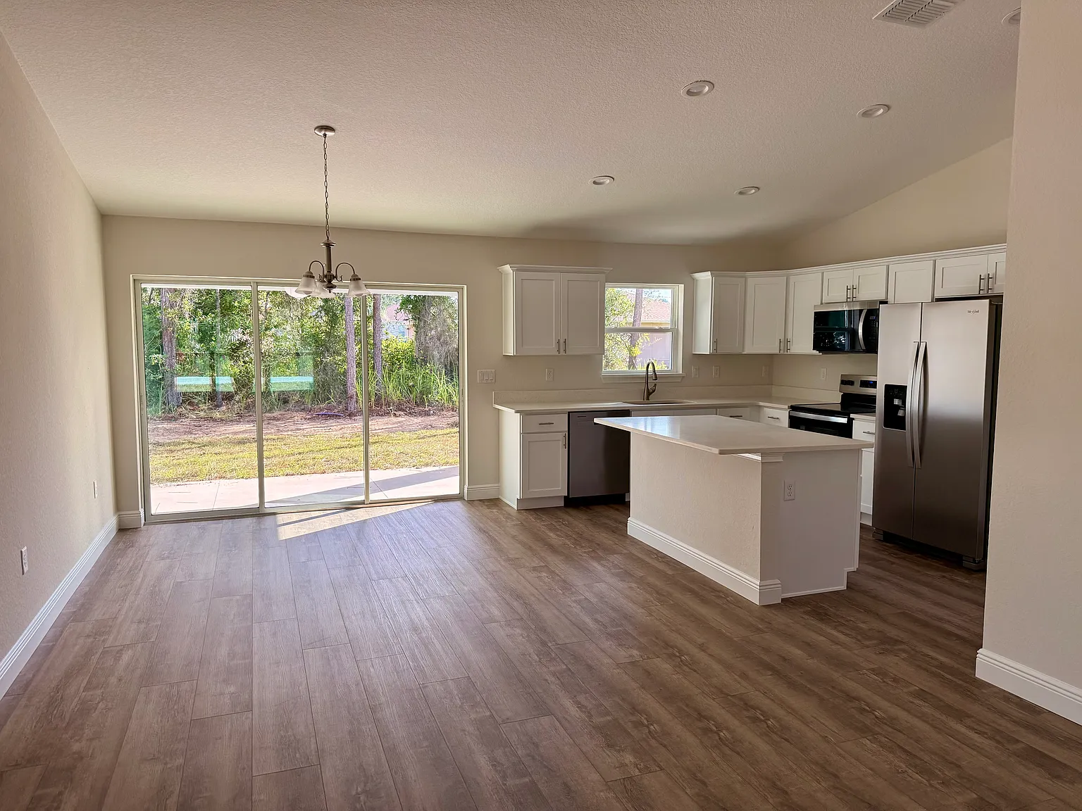 3 bed, 1617 sqft, $1,775 — Photo 3