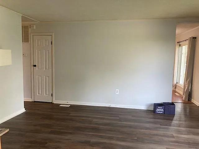 811 Minnie St — Photo 10