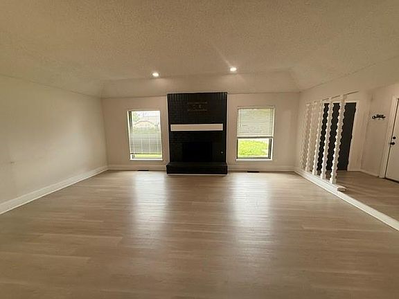 5th image of 5005 SE 58th Pl