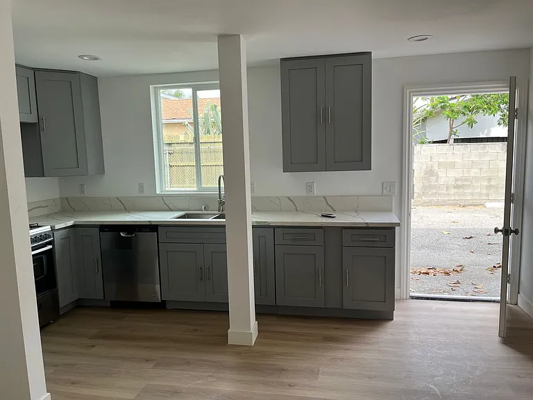 255 S Avenue 55 — Photo 16
