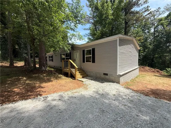 166 Evergreen Dr, Villa Rica, GA 30180