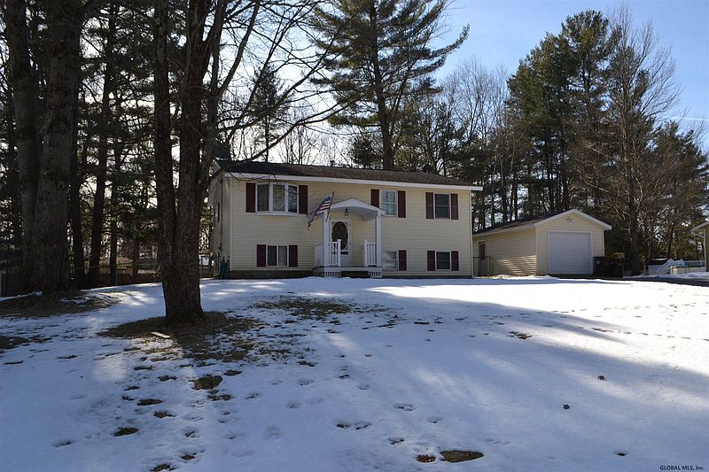 2nd image of 17 WHIPPLETREE Road