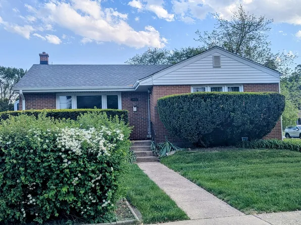 1401 S 6th Ave, Des Plaines, IL 60018