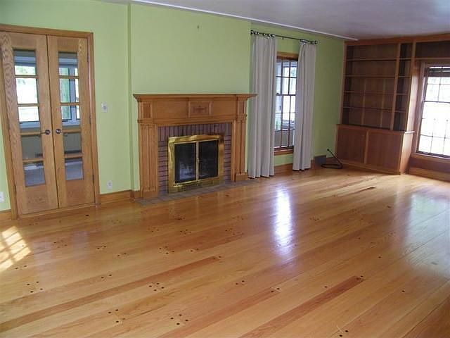 2nd image of 426 Budd Lake Dr