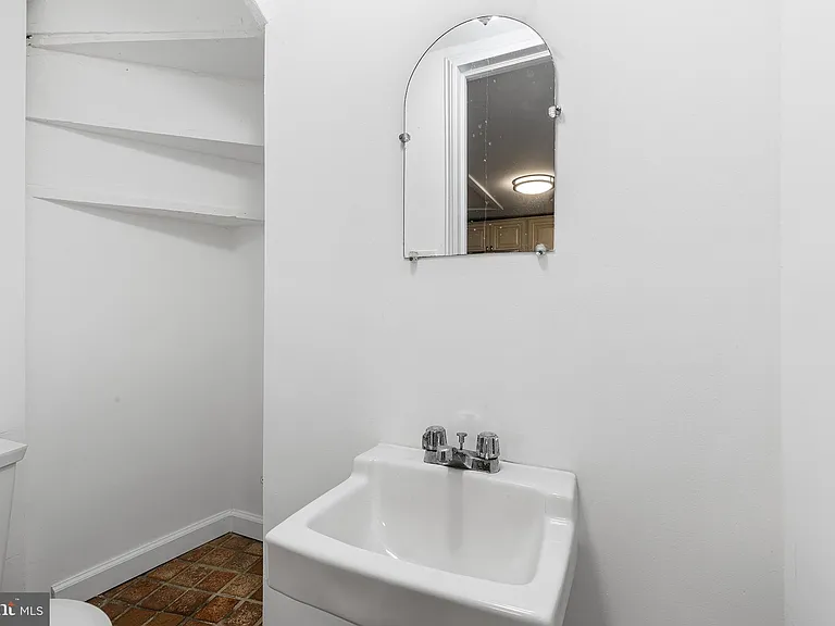 8 Bristow Pl — Photo 9