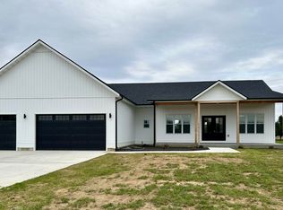 692 Penrose Rd, Dixon, IL 61021