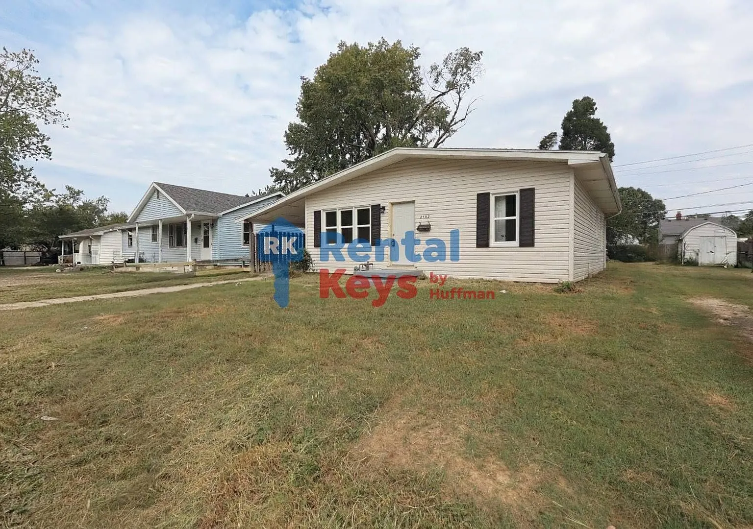 Three Bedroom House | Garage — Photo 3