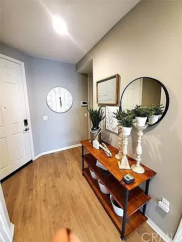 5 bed, 2321 sqft, $3,600 — Photo 3
