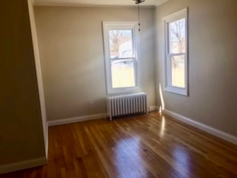 344 Staples St — Photo 5