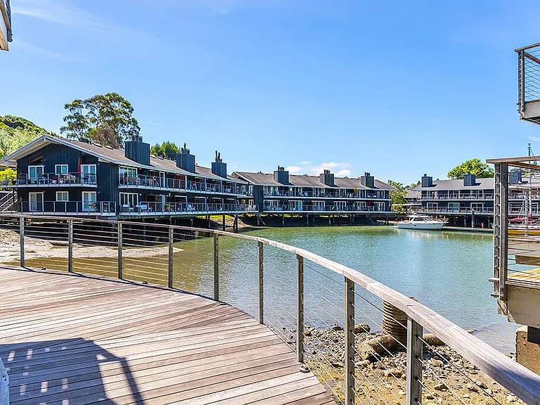 The Cove at Tiburon — Photo 31