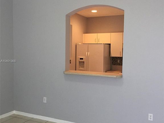 3rd image of 946 NE 42nd Pl