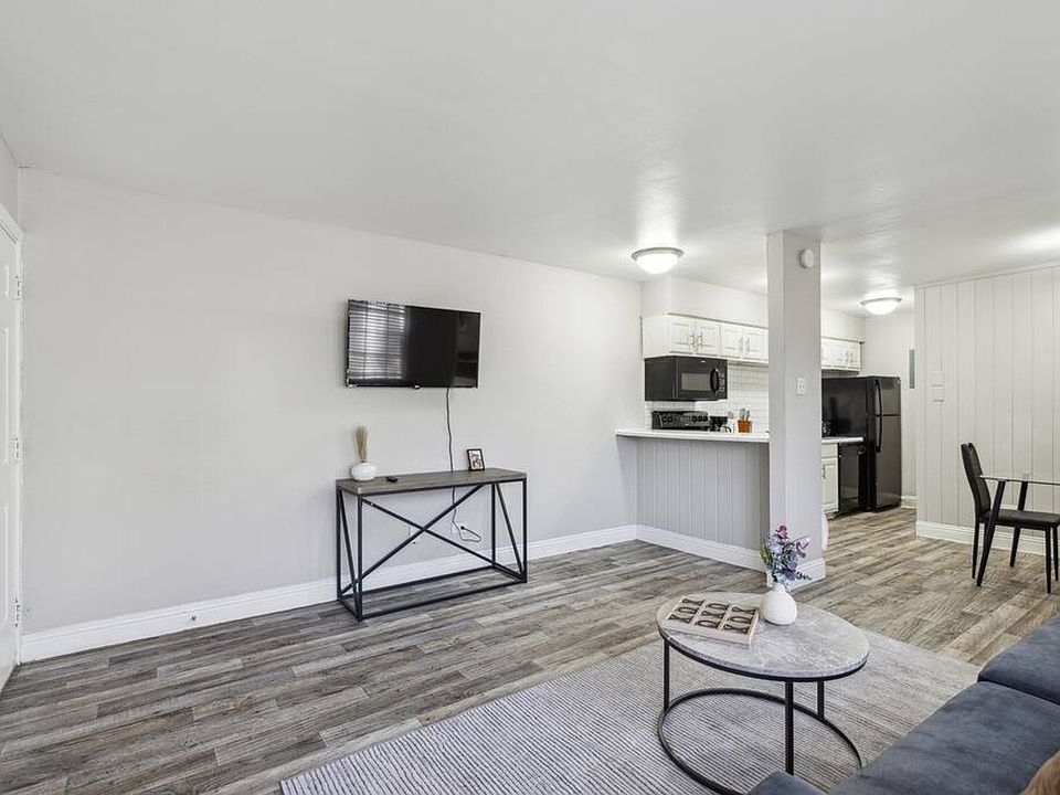 1st image of 2423 Hollandale Cir #Id1067468p