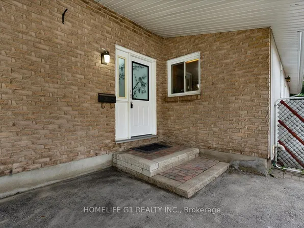 19 Milton Ave W, Cambridge, ON N3C 2Y3