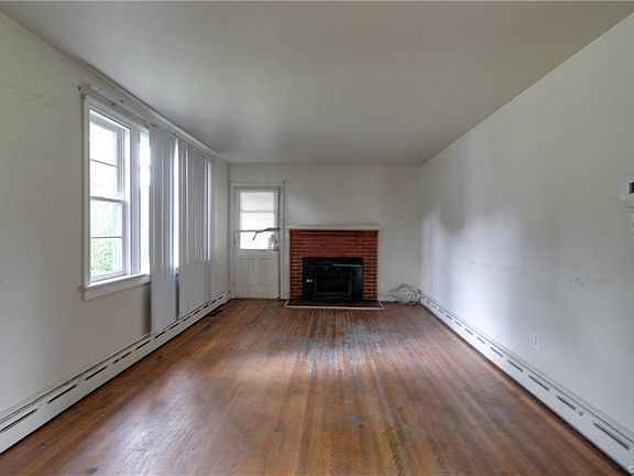 2nd image of 631 Woodhaven Dr