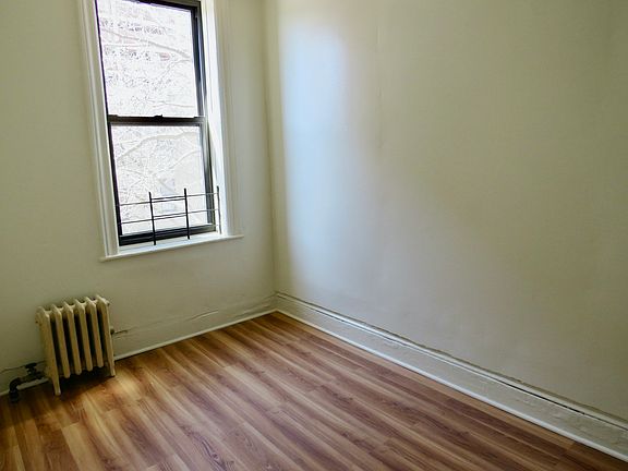 4th image of 223 Rogers Ave #2