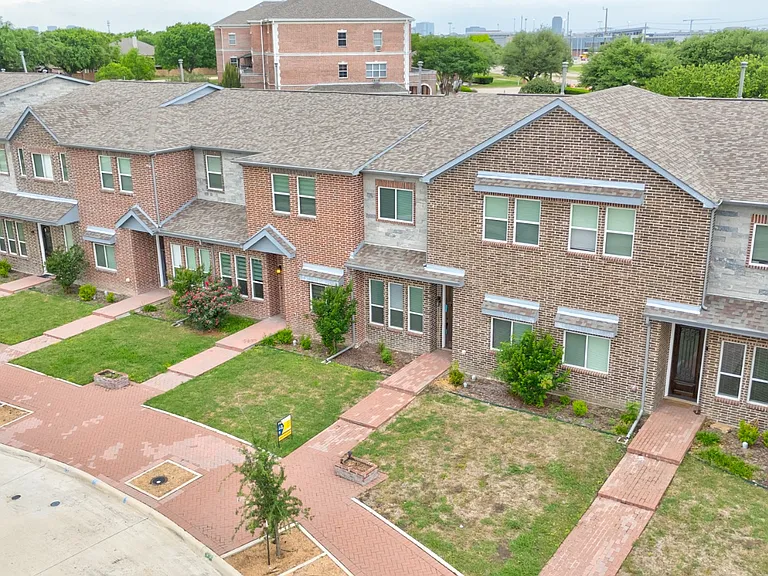 6043 Rivendell Dr — Photo 5